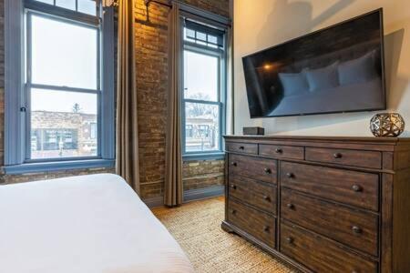 Hip Urban Loft - Small Town Charm - 124 Lofts #1 웨스트던디 외부 사진