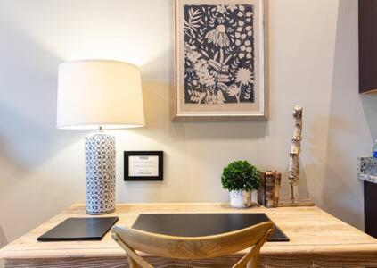 Hip Urban Loft - Small Town Charm - 124 Lofts #1 웨스트던디 외부 사진