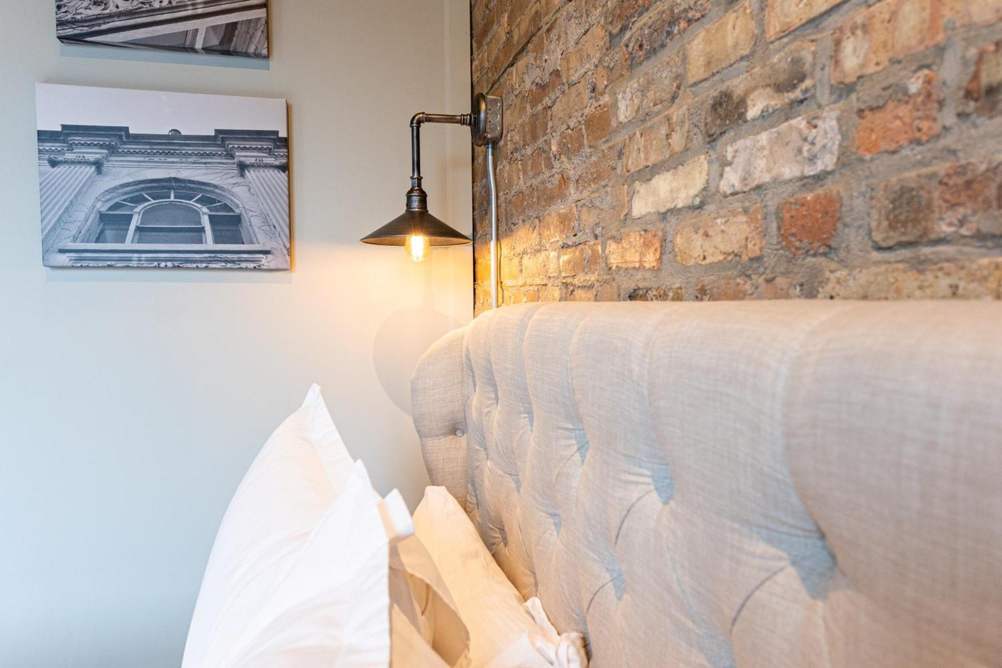 Hip Urban Loft - Small Town Charm - 124 Lofts #1 웨스트던디 외부 사진