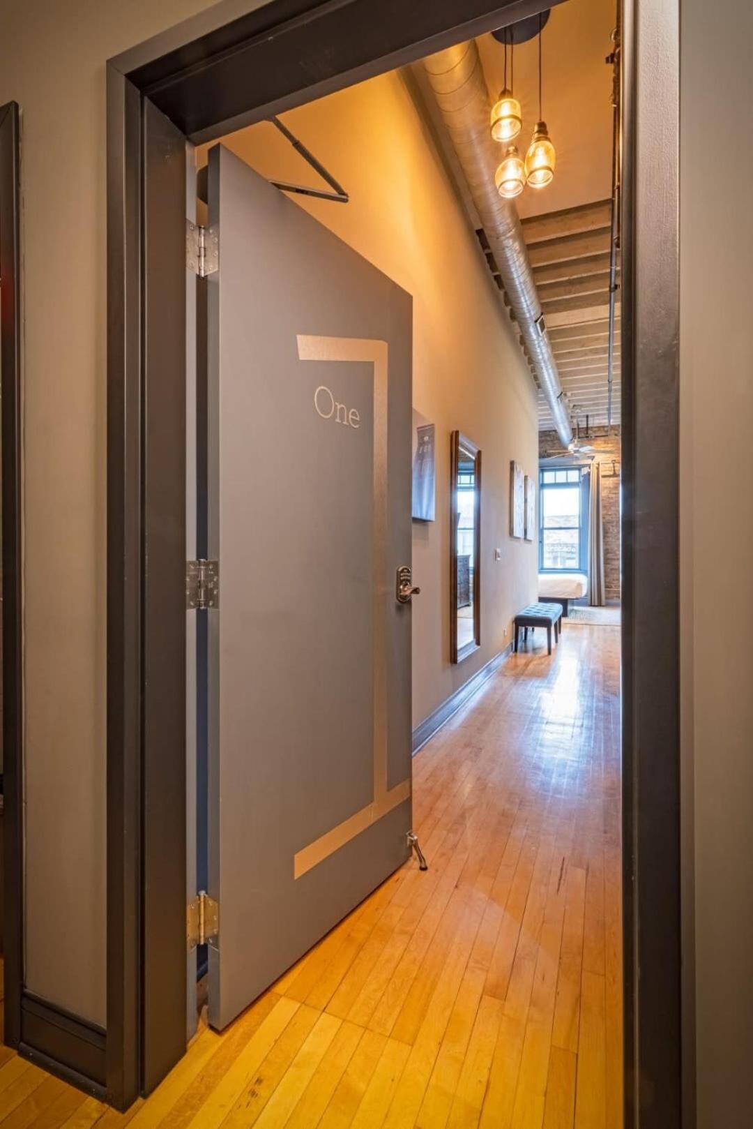 Hip Urban Loft - Small Town Charm - 124 Lofts #1 웨스트던디 외부 사진